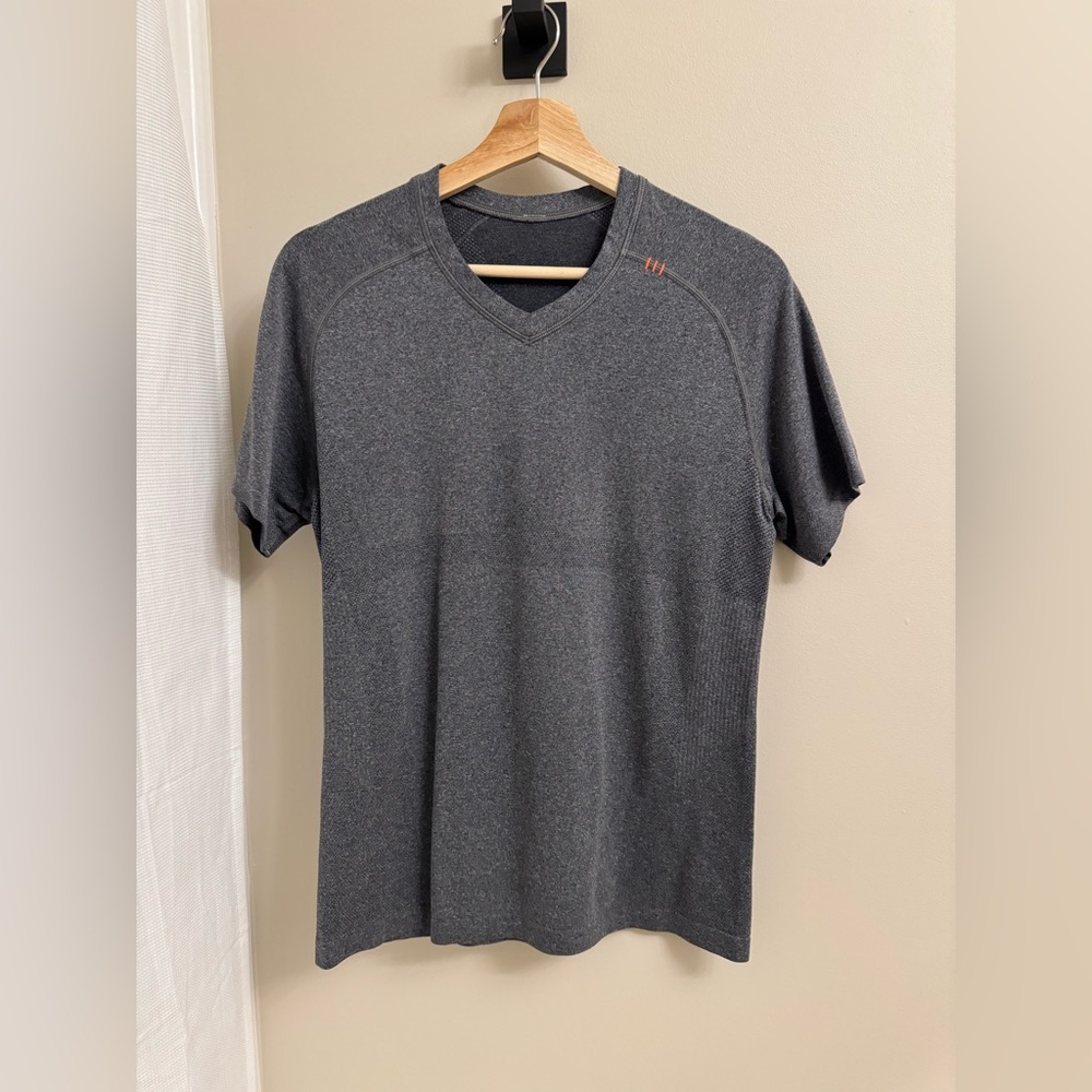 Lululemon Men’s Metal Vent Tech V-Neck